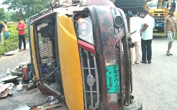 সিলেটে ২ ট্রাকের সংঘর্ষে  ১৩ জন নিহত