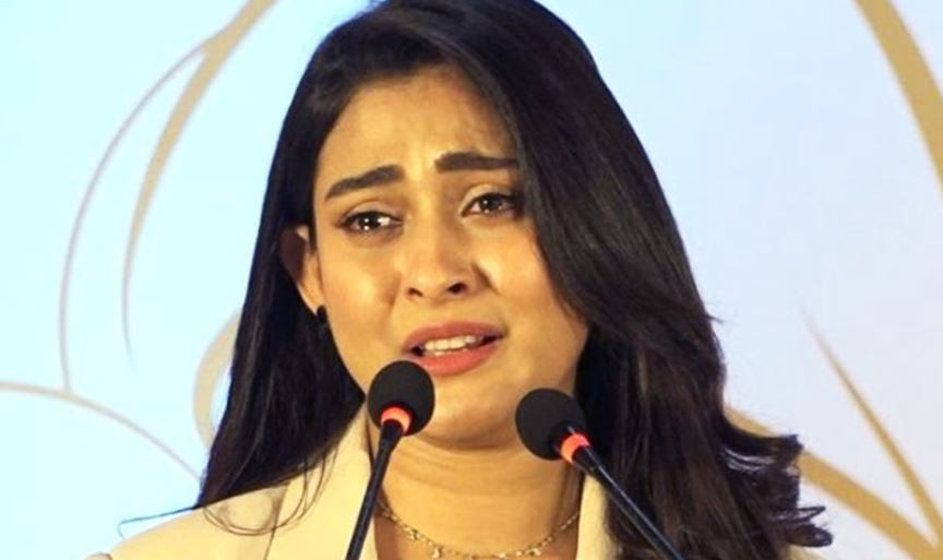 যে কারণে অঝোরে কাঁদলেন অভিনেত্রী মেহজাবীন