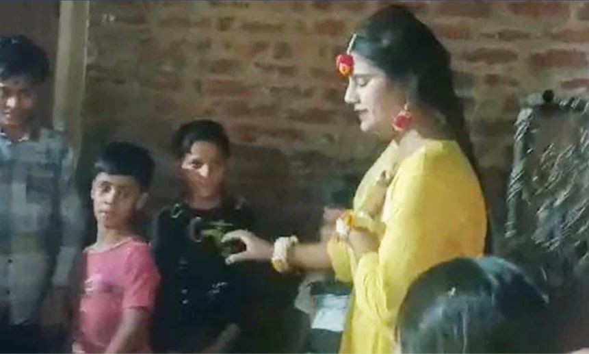 হলুদ অনুষ্ঠানে নাচতে নাচতে প্রাণ গেল তরুণীর