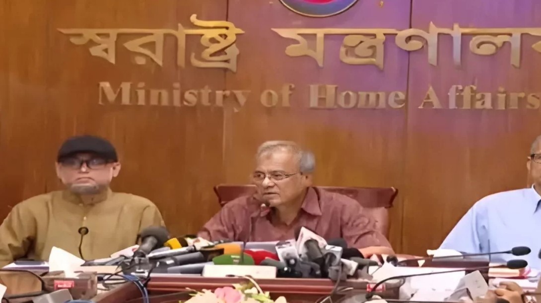 পহেলা বৈশাখ উৎযাপনকে ঘিরে নিরাপত্তা ঝুঁকি নেই: স্বরাষ্ট্র উপদেষ্টা