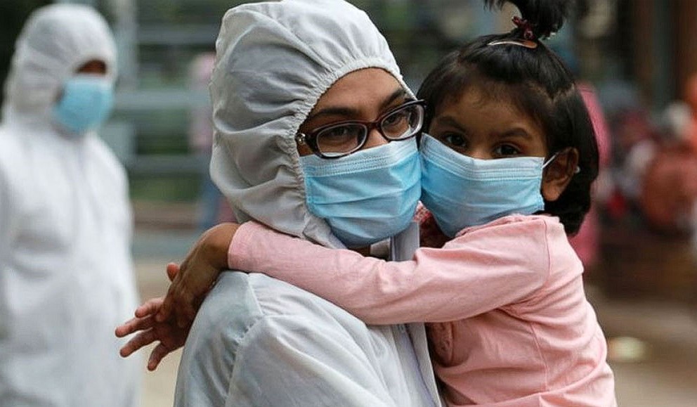 ঈদের ফিরতি যাত্রায় সবাইকে মাস্ক পরার অনুরোধ রেলপথ মন্ত্রণালয়ের