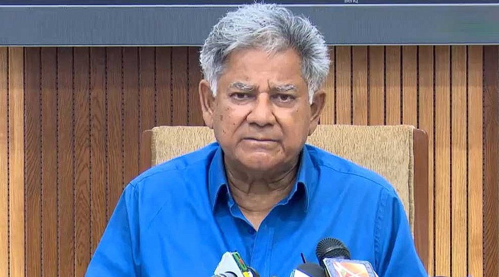 পাপন ও তার পরিবারের দেশত্যাগে নিষেধাজ্ঞা, ২৭ ব্যাংক হিসাব অবরুদ্ধ