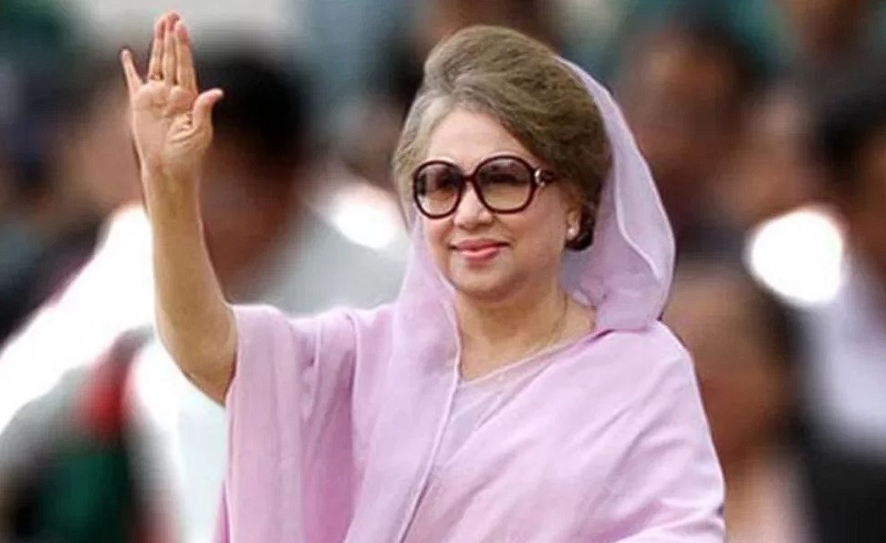 কাতারের আমিরের পাঠানো বিশেষ এয়ার অ্যাম্বুলেন্সে লন্ডন যাবেন খালেদা জিয়া