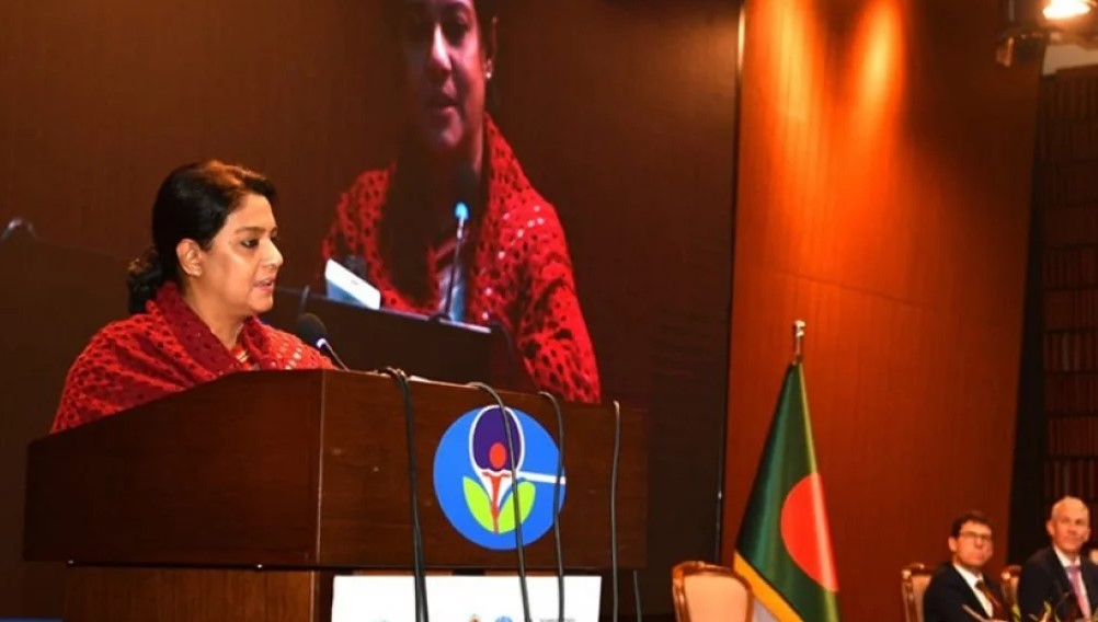 প্লাস্টিক দূষণ মোকাবিলায় কার্যকর পদক্ষেপের আহ্বান পরিবেশ উপদেষ্টার