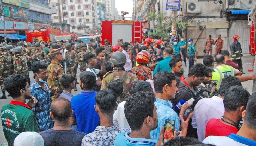 মিরপুরের অগ্নিকাণ্ডে নিহতের সংখ্যা বেড়ে ১৬