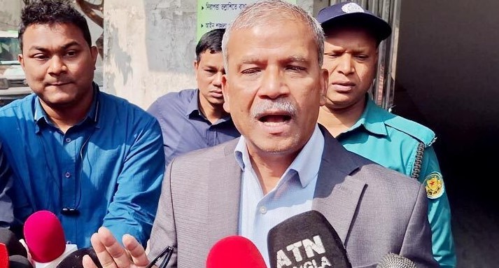 অযৌক্তিক চাপ সৃষ্টি করে ভারতে খেলতে বাধ্য করা যাবে না: উপদেষ্টা আসিফ