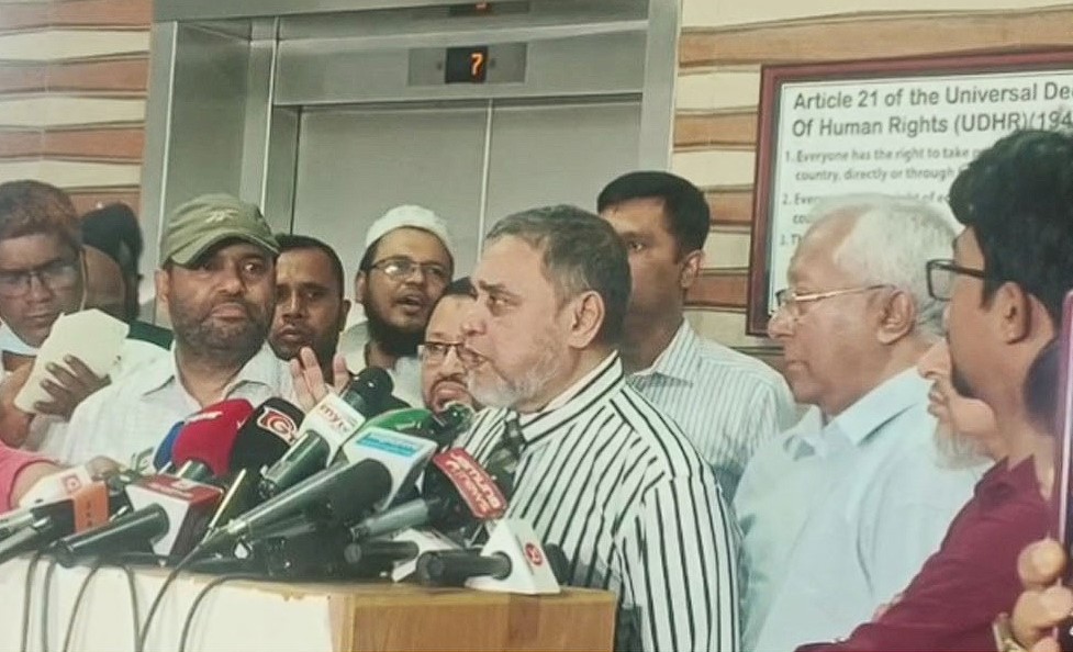 সরকার ছাড়া নির্বাচন করা সম্ভব না : সিইসি