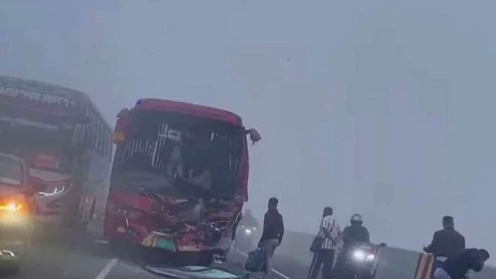 ঢাকা-মাওয়া এক্সপ্রেসওয়েতে ১০ যানবাহনের সংঘর্ষ, নিহত ১