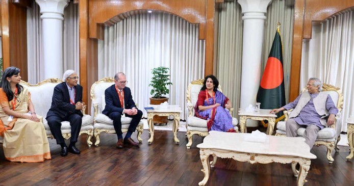 শ্রম আইন আইএলও’র মানদণ্ডে নিতে সরকার প্রতিশ্রুতিবদ্ধ: প্রধান উপদেষ্টা