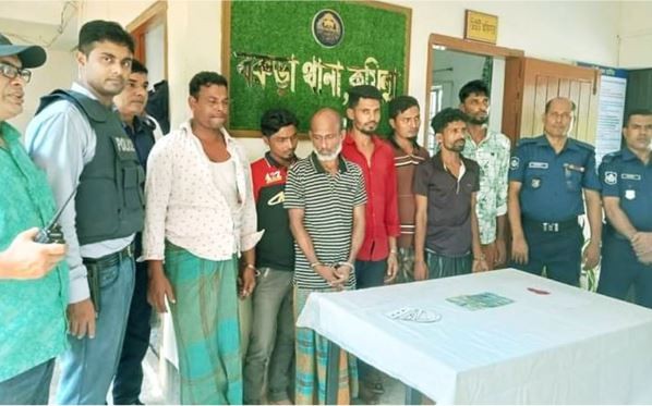 কুমিল্লা বরুড়ায় ২ ইয়াবা বিক্রেতাসহ ৫ জুয়াড়িকে আটক