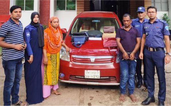 কুমিল্লায় প্রতারকের খপ্পরে পড়ে মা-মেয়ে, স্বর্ণালংকার নিয়ে গেল প্রতারক চক্র